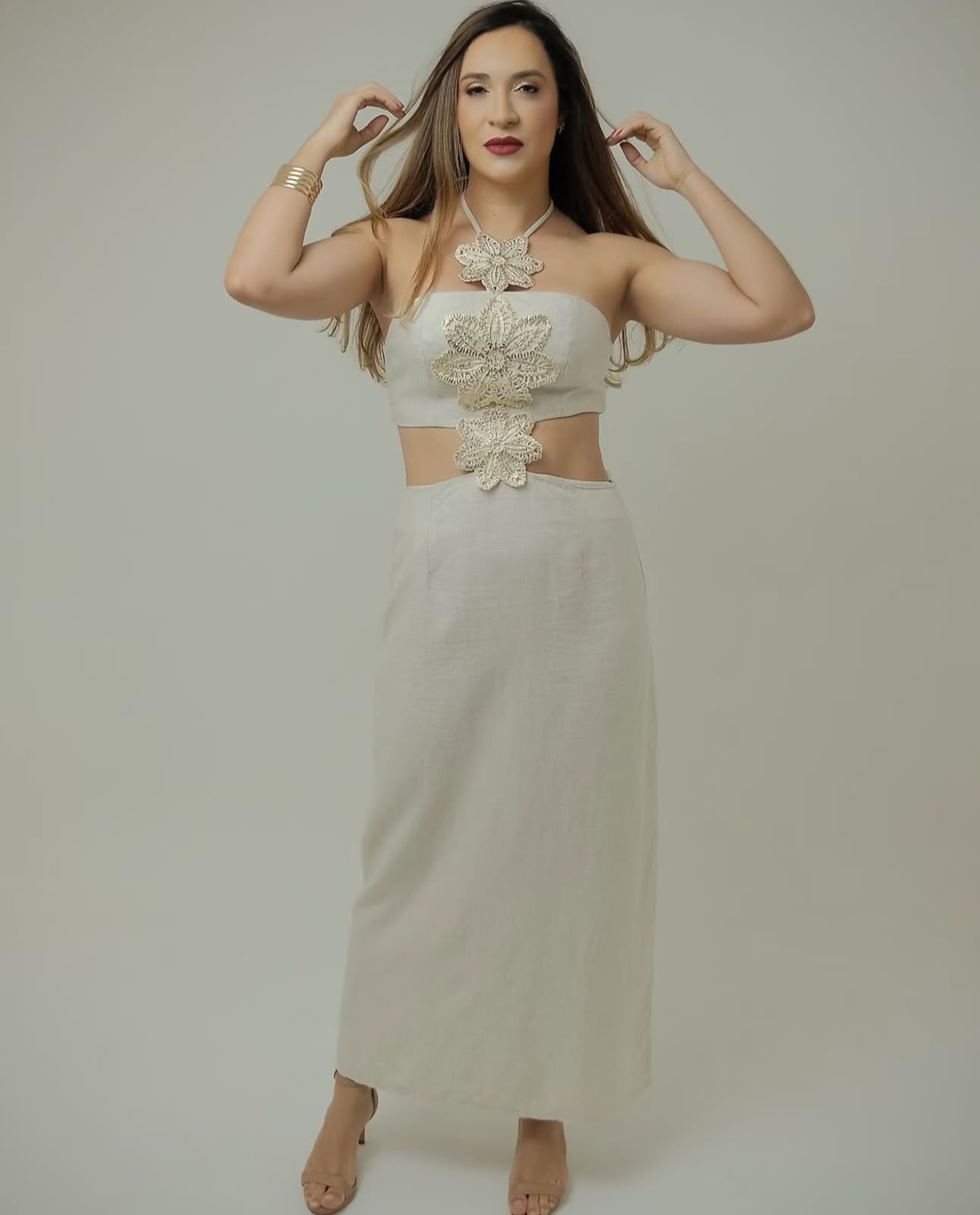 Vestido Midi Frente Única com Flores - Lança Perfume
