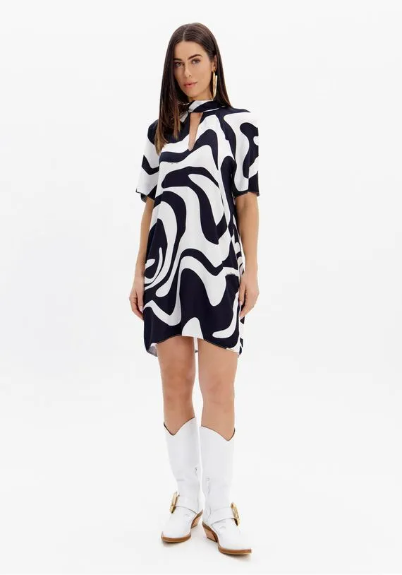 Vestido Lança Perfume Curto Estampado Descolado Com Gola